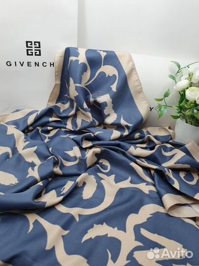 Шёлковый платок Givenchy
