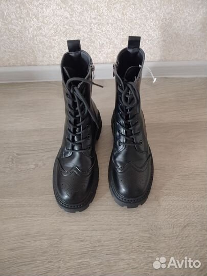 Женские демисезонные ботинки 39-40 р