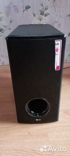 Blu-ray 3D-саундбар LG BB5520A с функцией караоке