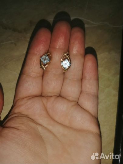 Золотые серьги с сапфирами