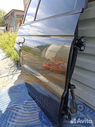 Продам дверь заднюю левую от Митсубиси Паджеро 2