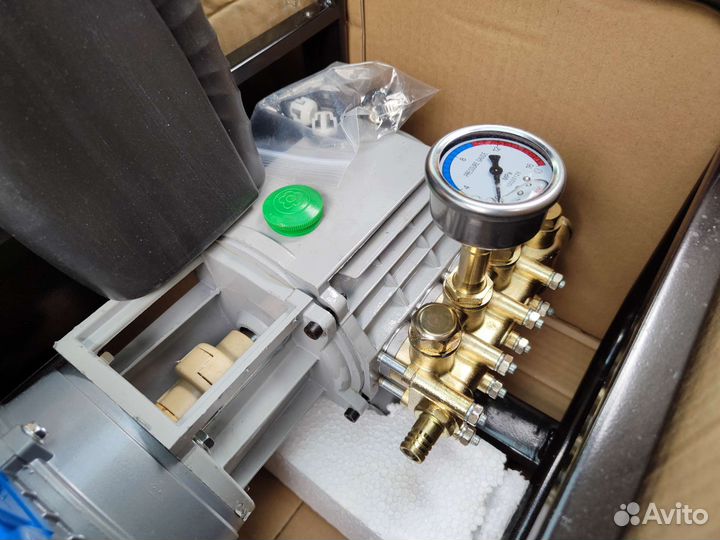 Мойка высокого давления для дома. В наличии