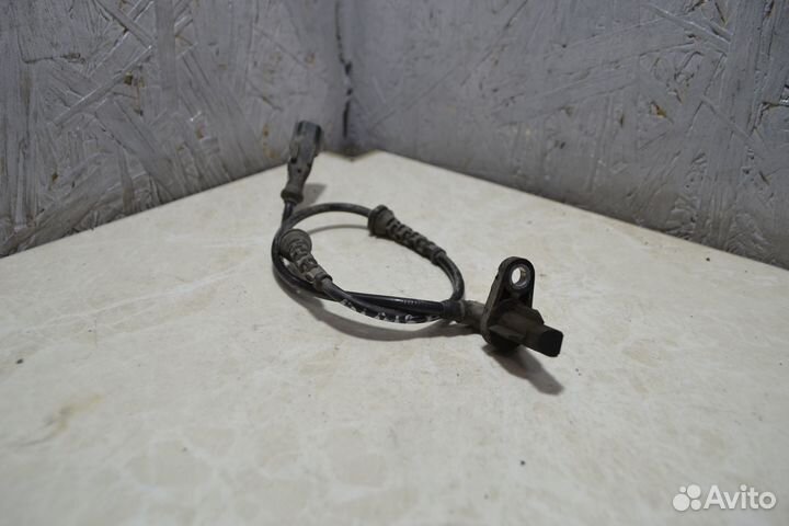 Датчик абс задний левый Nissan Almera G15