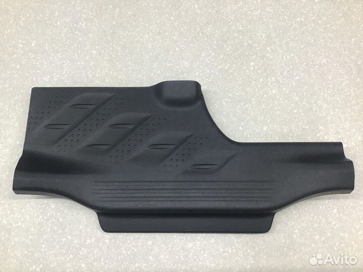 Накладка порога (внутренняя) Toyota Highlander II