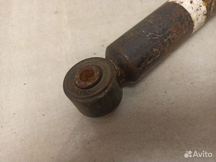 Амортизатор задний Мазда