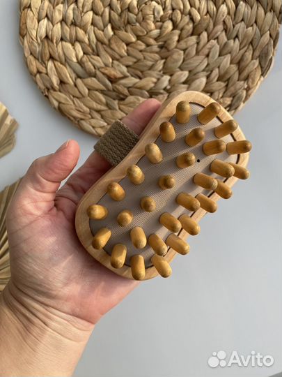 Массажная щетка антицеллюлитная деревянная