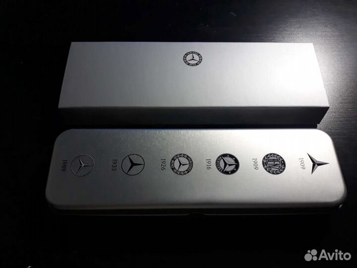 Значки эволюции знака mercedes