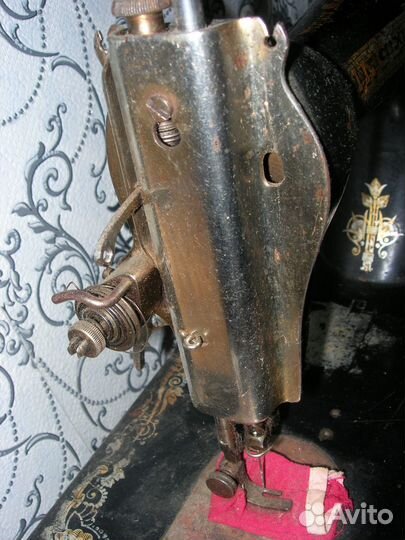 Швейная машинка Singer. Чайка