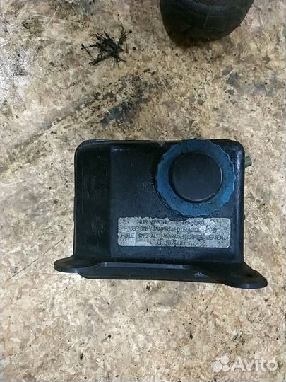 Бачок гидроусилителя Ауди 80