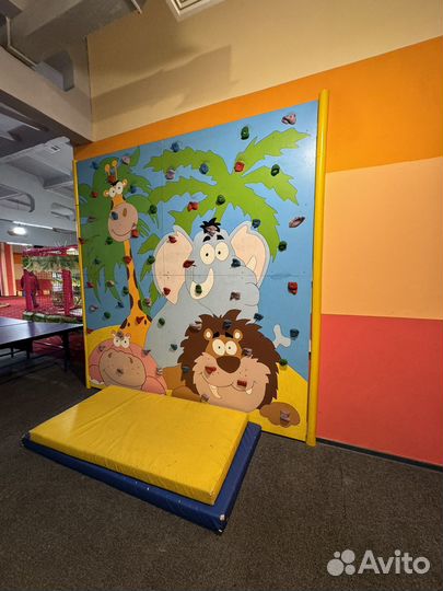 Батут,лабиринт,карусель и многое другое