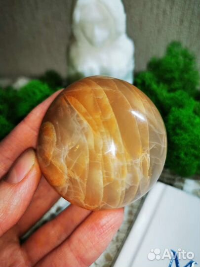 На Брони для А. Сияющий Персиковый лунный камень