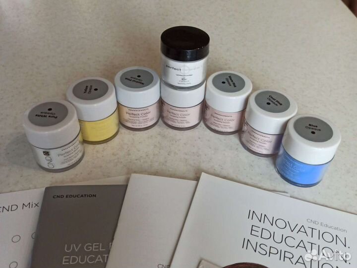 Акриловая пудра для наращивания ногтей