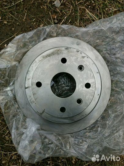 Продам задний тормозной диск на шевроле лачетти
