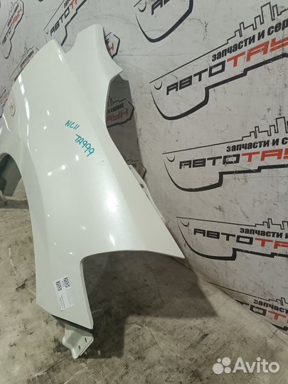 Крыло nissan tiida tiida latio C11 JC11 NC11 SC11 SJC11 SNC11 63100ED030 переднее правое белый, QX1