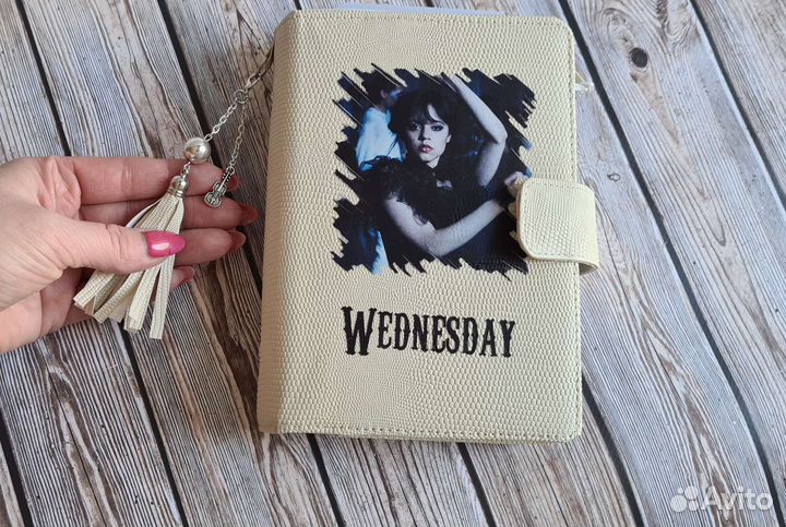 Ежедневник в стиле Wednesday