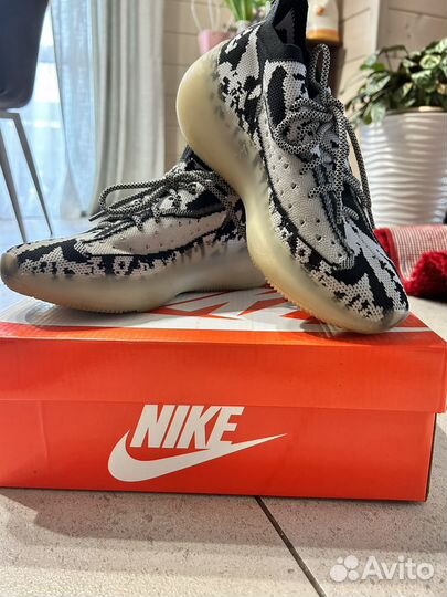 Кроссовки adidas yeezy 380