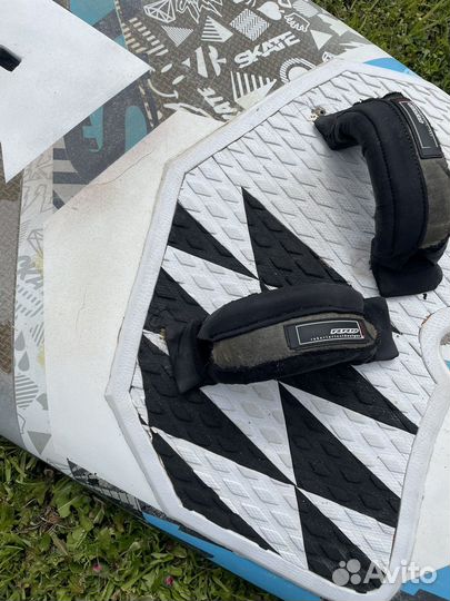 Доска для виндсерфинга. Fanatic skate TE 90l