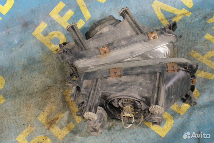 Передняя фара Volkswagen Passat B3