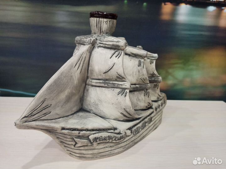 Сувенирная бутылка корабль 