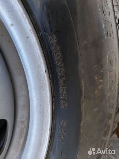 Bridgestone Blizzak Spike-02 SUV 215/65 R16