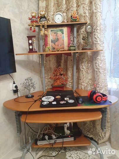 Компьютерный стол угловой