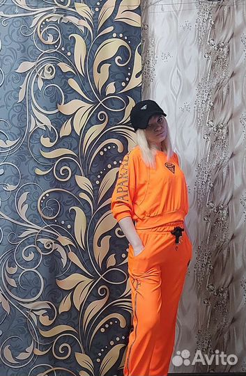 Костюм женский