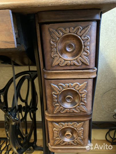 Швейная машинка зингер