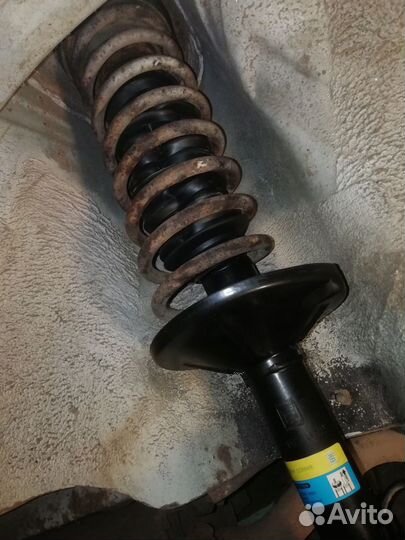 Стойка амортизатора bmw f10 4x4 задняя