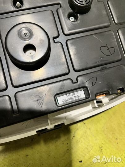 Щиток приборов под АКПП Renault Logan 2