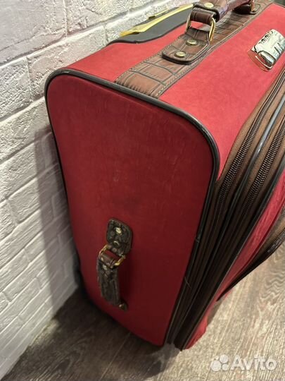 Чемодан размер М