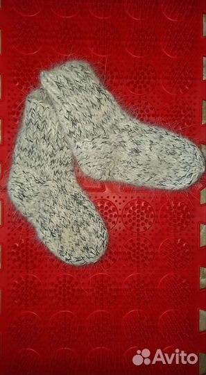 Зимние детские варежки и носки