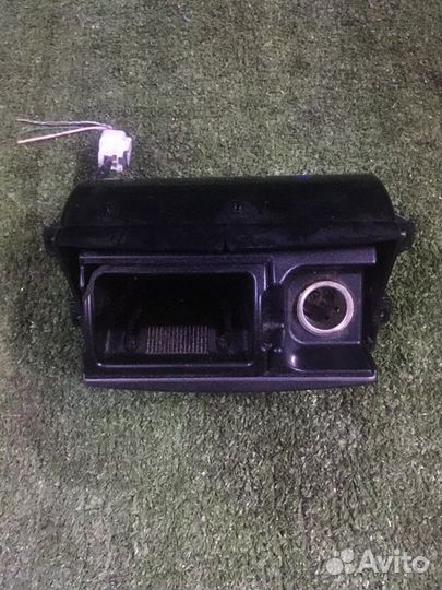 Пепельница передняя Toyota Avensis ZZT251 1ZZ-FE