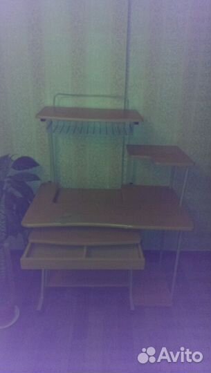 Компьютерный стол