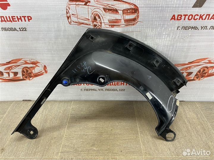 Молдинг двери багажника левая Toyota RAV4