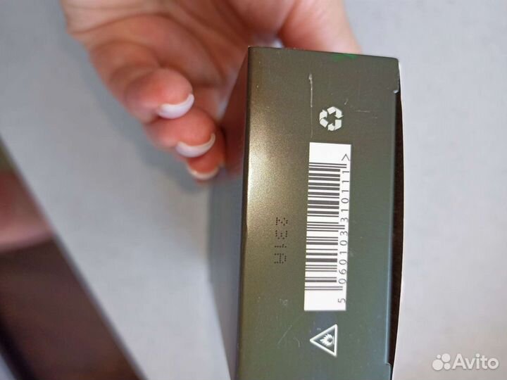 Escentric molecules 03