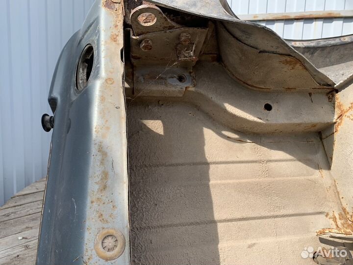 Четверть (задняя правая часть) кузова Нива 2131