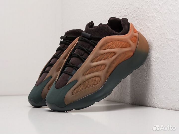 Кроссовки adidas yeezy boost 700 v3