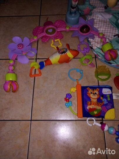 Развивающий коврик игрушки погремушки