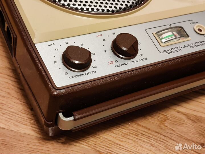 Кассетный магнитофон Электроника М302-3 +кассета