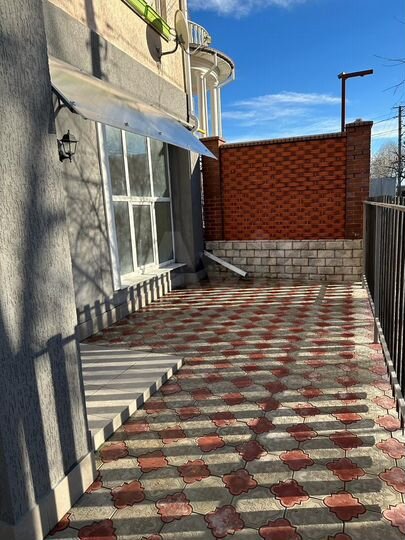 2-к. квартира, 64 м², 1/3 эт.