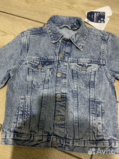 Джинсовая куртка на мальчика 104 новая