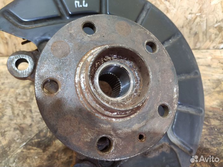 Кулак поворотный левый Audi A3 8P рестайлинг 2