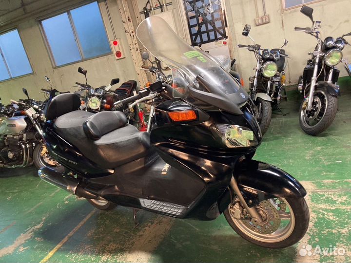 Максискутер Suzuki Burgman (SkyWave) 650