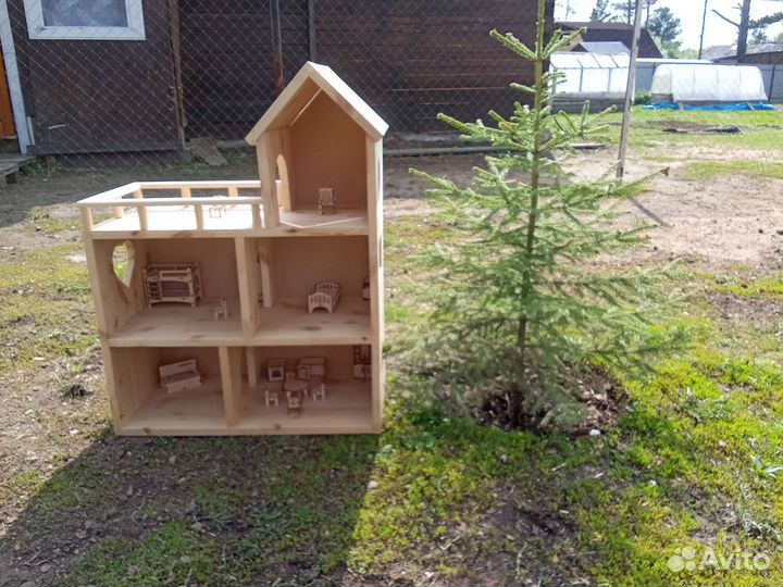 Кукольный домик с мебелью