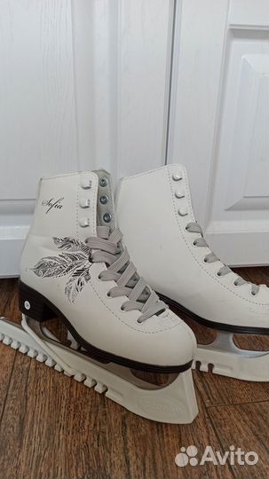 Коньки фигурные детские 34 размер