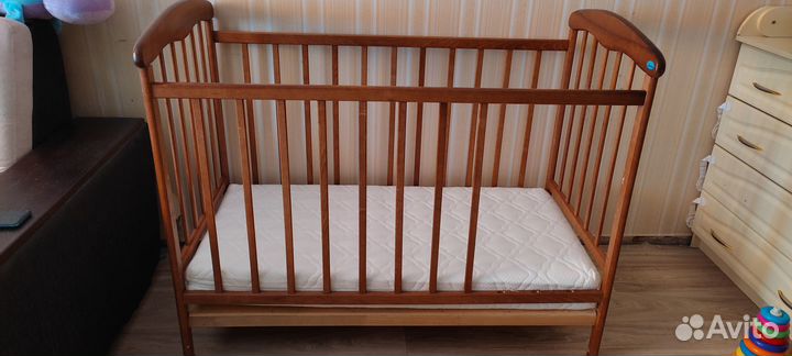 Детская кроватка
