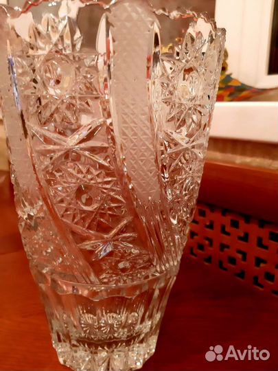 Хрустальная ваза
