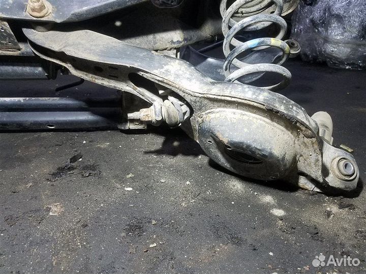 Рычаг задний нижний (под пружину) Ford Focus 3