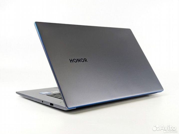 Новый с чеком Honor 15.6