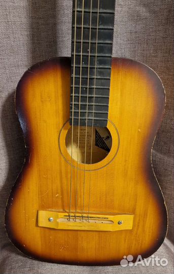 Гитара. Ленинград, им. Луначарского